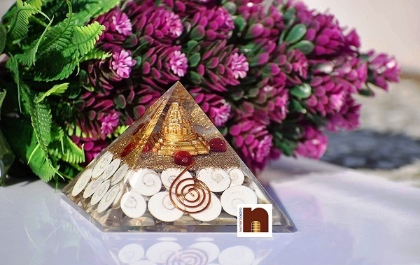 orgone-pyramid-gomti-chakra-shri-yantra.jpg orgone pyramid gomti chakra shri yantra
