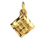 vastu pyramid pendant